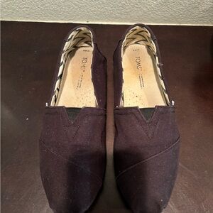 TOMS Black Canvas Slip-Ons 8 1/2